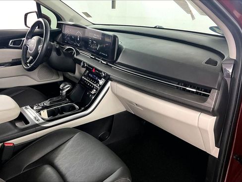 Used 2023 Kia Carnival SX image 27