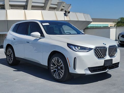 New 2026 BMW X3 xDrive30i w/ Premium Package AWD/4WD image 4
