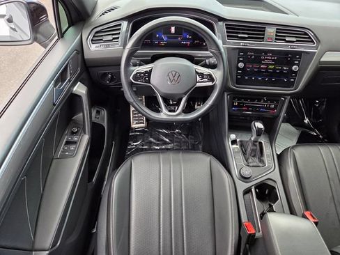 Used 2022 Volkswagen Tiguan SE R-Line AWD/4WD image 12