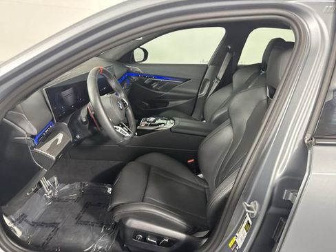 Used 2026 BMW M5 w/ Executive Package image 5