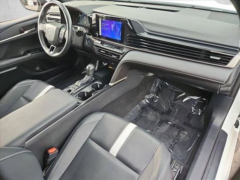 Used 2025 Toyota Camry SE FWD image 27