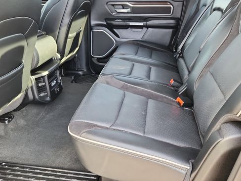 Used 2021 RAM 1500 Laramie AWD/4WD image 11