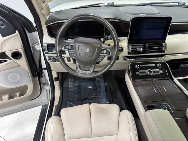 Used 2019 Lincoln Navigator L Reserve AWD/4WD image 18