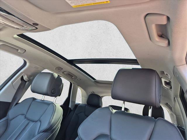 Used 2021 Audi Q5 Prestige w/ Prestige Package AWD/4WD image 16