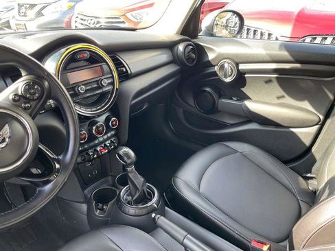 Used 2016 MINI Cooper 4-Door Hardtop image 58