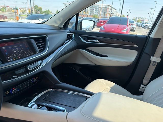 Used 2023 Buick Enclave Avenir w/ Avenir Technology Package AWD/4WD image 24