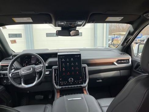 Used 2025 GMC Yukon XL Denali image 12