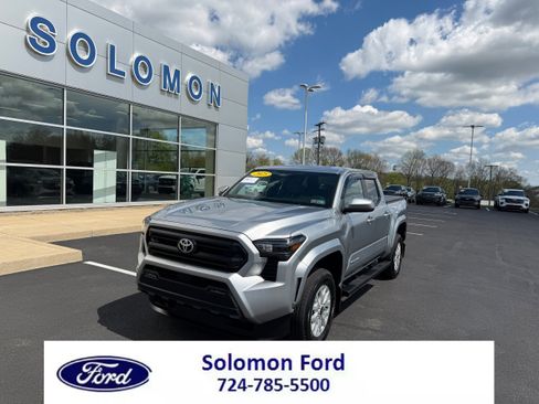 Used 2025 Toyota Tacoma SR5 AWD/4WD image 1