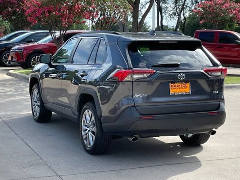 Used 2023 Toyota RAV4 XLE Premium FWD image 4