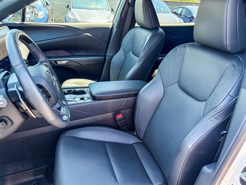 Used 2024 Lexus RX 350 Premium w/ Convenience Package FWD image 17