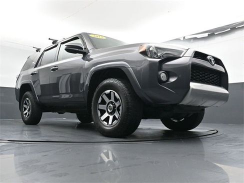 Used 2018 Toyota 4Runner TRD Off-Road image 30