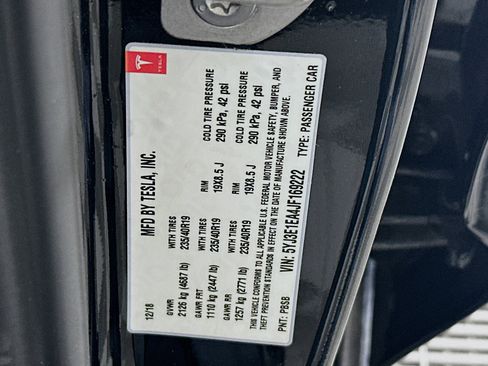 Used 2018 Tesla Model 3 Mid Range image 12