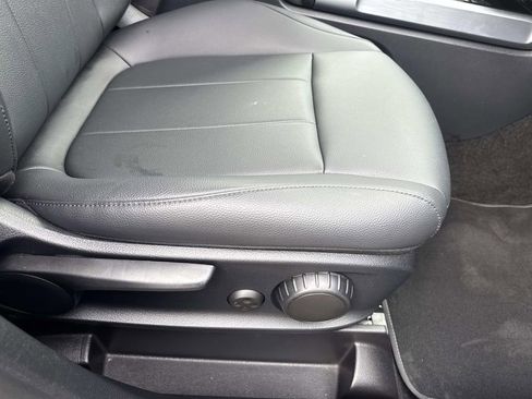 Used 2022 Mercedes-Benz GLB 250 image 11