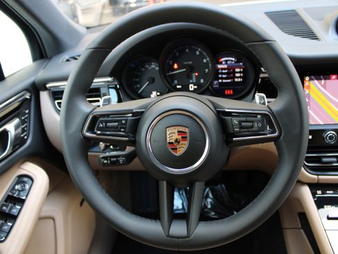 New 2026 Porsche Macan AWD/4WD image 18