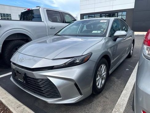 Used 2025 Toyota Camry LE FWD image 3