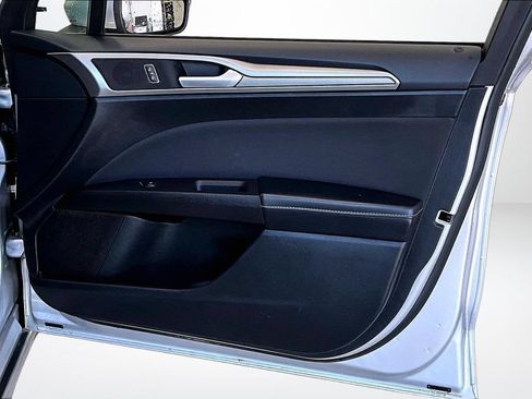 Used 2019 Ford Fusion SE FWD image 27