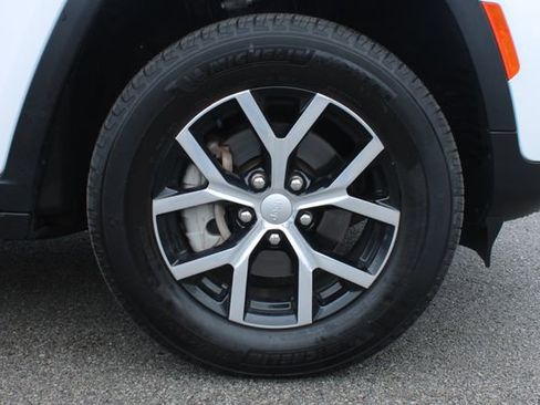 Used 2025 Jeep Grand Cherokee Limited AWD/4WD image 39