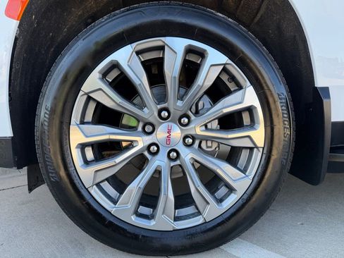 Used 2023 GMC Yukon XL Denali image 33