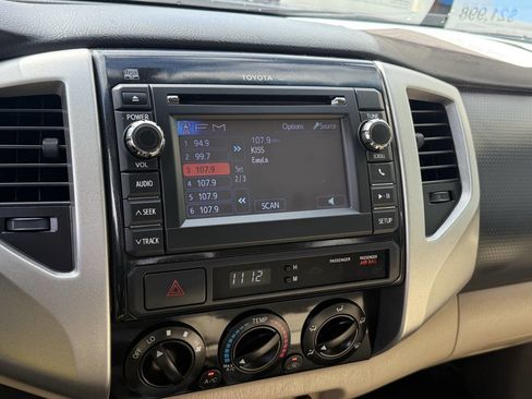 Used 2013 Toyota Tacoma PreRunner image 12