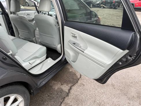 Used 2013 Toyota Prius V Five image 17