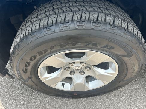 Used 2025 RAM 1500 Big Horn AWD/4WD image 12