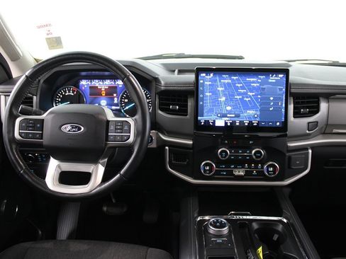 Used 2024 Ford Expedition XLT RWD image 7