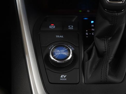 Used 2024 Toyota RAV4 Limited image 20