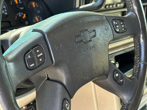 Used 2003 Chevrolet Suburban 2500 LT w/ LT Preferred Equipment Group image 29