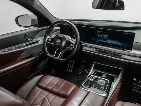 Used 2023 BMW 760i xDrive AWD/4WD image 29
