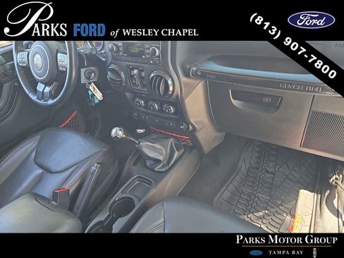 Used 2017 Jeep Wrangler Unlimited Rubicon AWD/4WD image 9