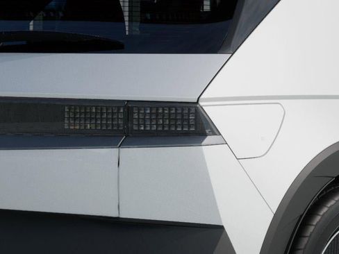 New 2026 Hyundai Ioniq 5 SEL image 10