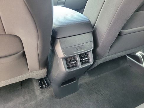Used 2026 Chevrolet Equinox LT FWD image 10