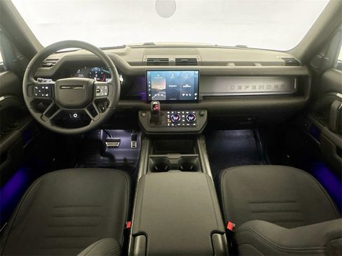 Used 2025 Land Rover Defender 110 image 22