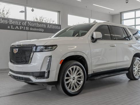 Used 2023 Cadillac Escalade Premium Luxury AWD/4WD image 3