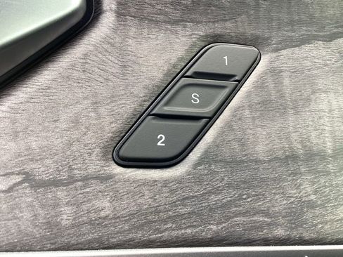 Used 2024 Jeep Grand Cherokee L Limited w/ Luxury Tech Group II image 30