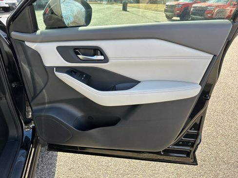 New 2026 Nissan Rogue SV image 14