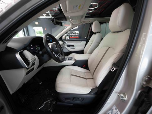 Used 2024 MAZDA CX-90 Plug-In Hybrid w/ Premium Plus AWD/4WD image 9