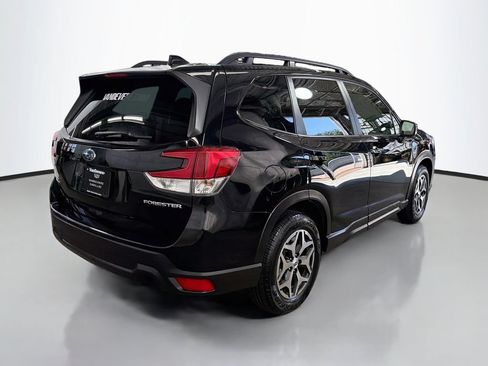 Used 2023 Subaru Forester Premium AWD/4WD image 9