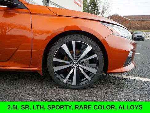 Used 2021 Nissan Altima 2.5 SR w/ SR Premium Package image 11