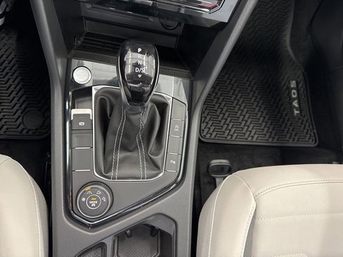 New 2026 Volkswagen Taos SE image 11