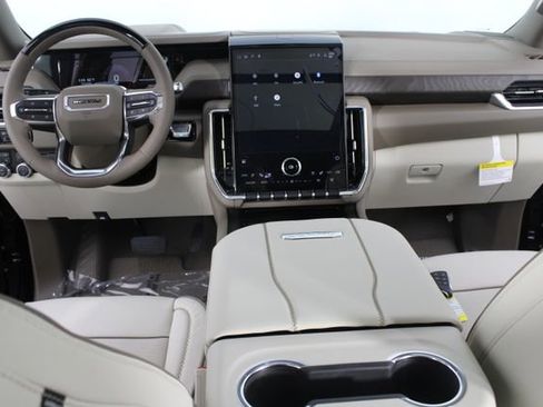 New 2026 GMC Yukon XL Denali image 12