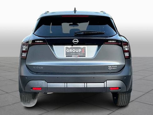 New 2026 Nissan Kicks SV image 4