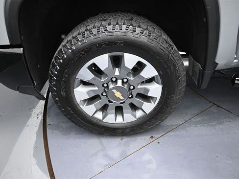 Used 2025 Chevrolet Silverado 2500 Custom w/ Custom Value Package image 20