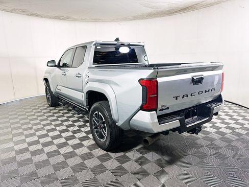 Used 2024 Toyota Tacoma TRD Sport AWD/4WD image 5