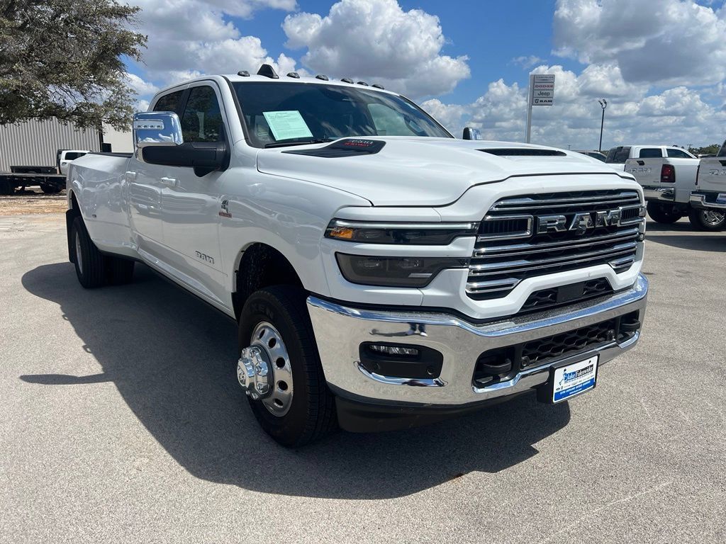 Used 2026 RAM 3500 Laramie AWD/4WD image 9