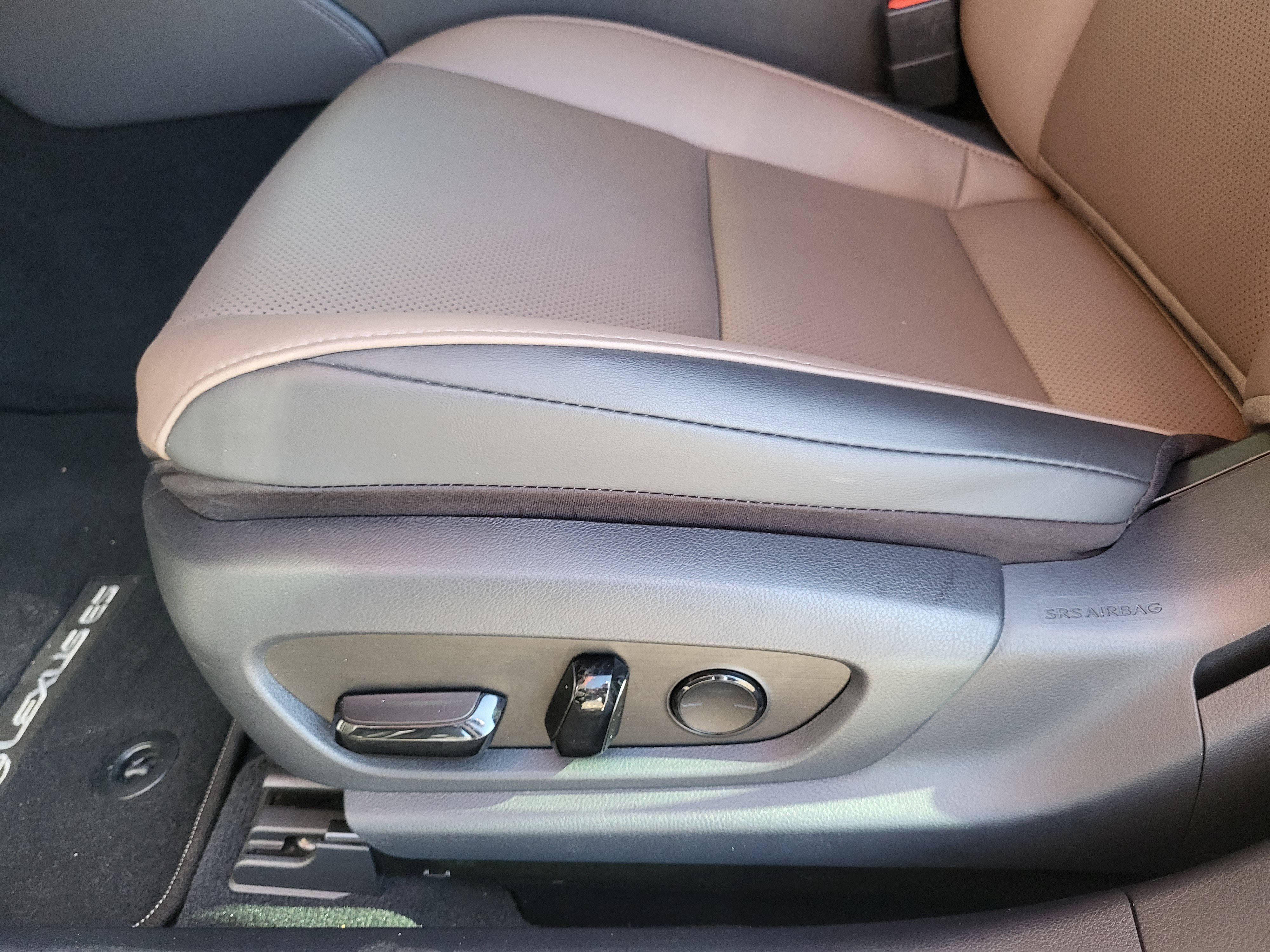 Used 2025 Lexus ES 350 w/ Premium Package FWD image 12