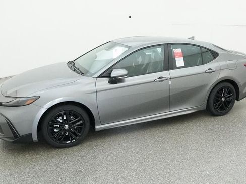 New 2026 Toyota Camry SE image 2