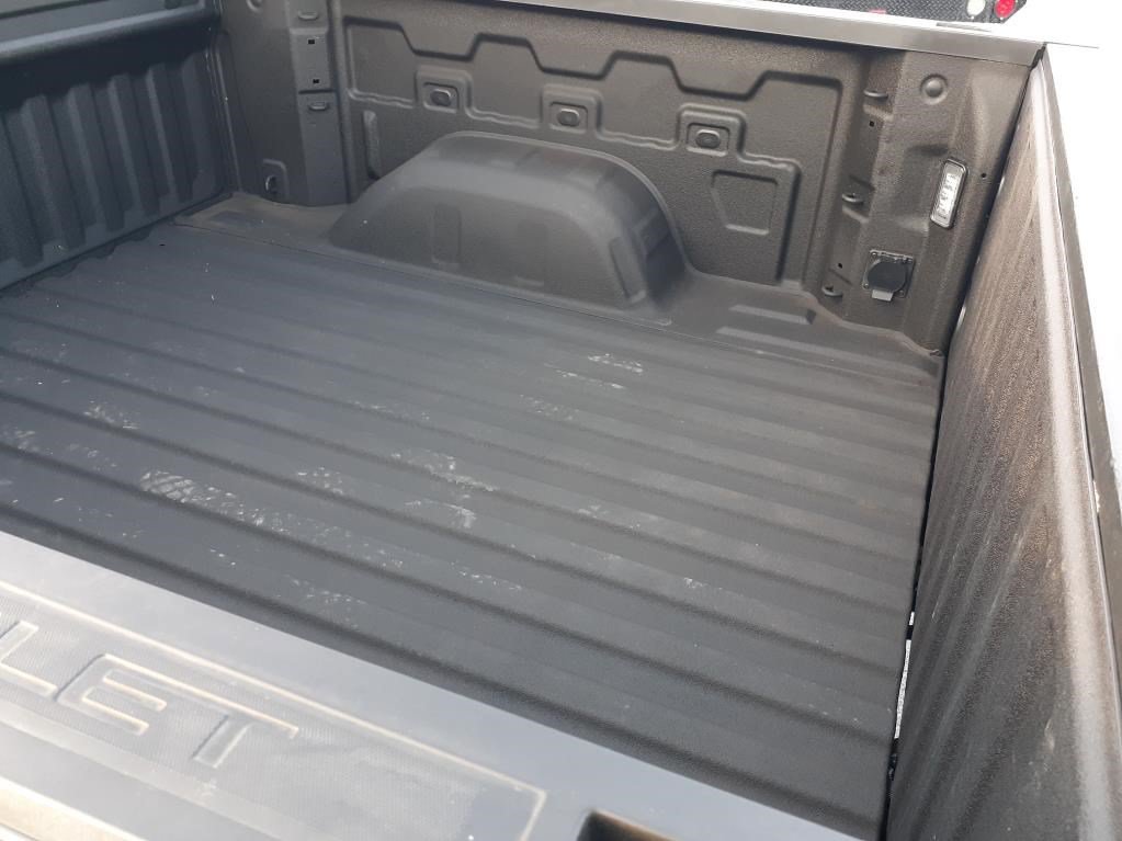 Used 2023 Chevrolet Silverado 1500 LTZ w/ LTZ Premium Package AWD/4WD image 19