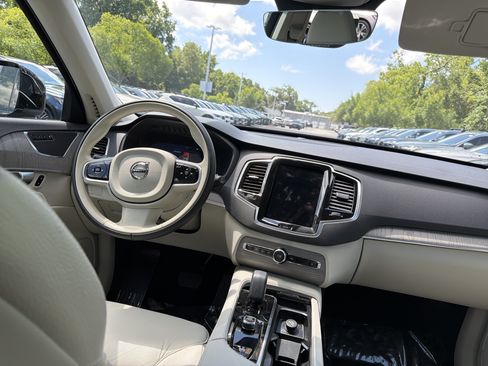 Certified 2025 Volvo XC90 B6 Plus AWD/4WD image 30