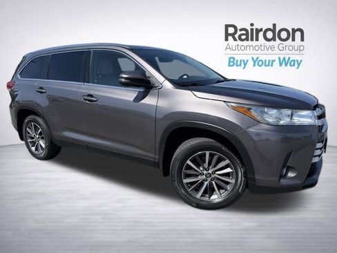 Used 2019 Toyota Highlander XLE AWD/4WD image 1